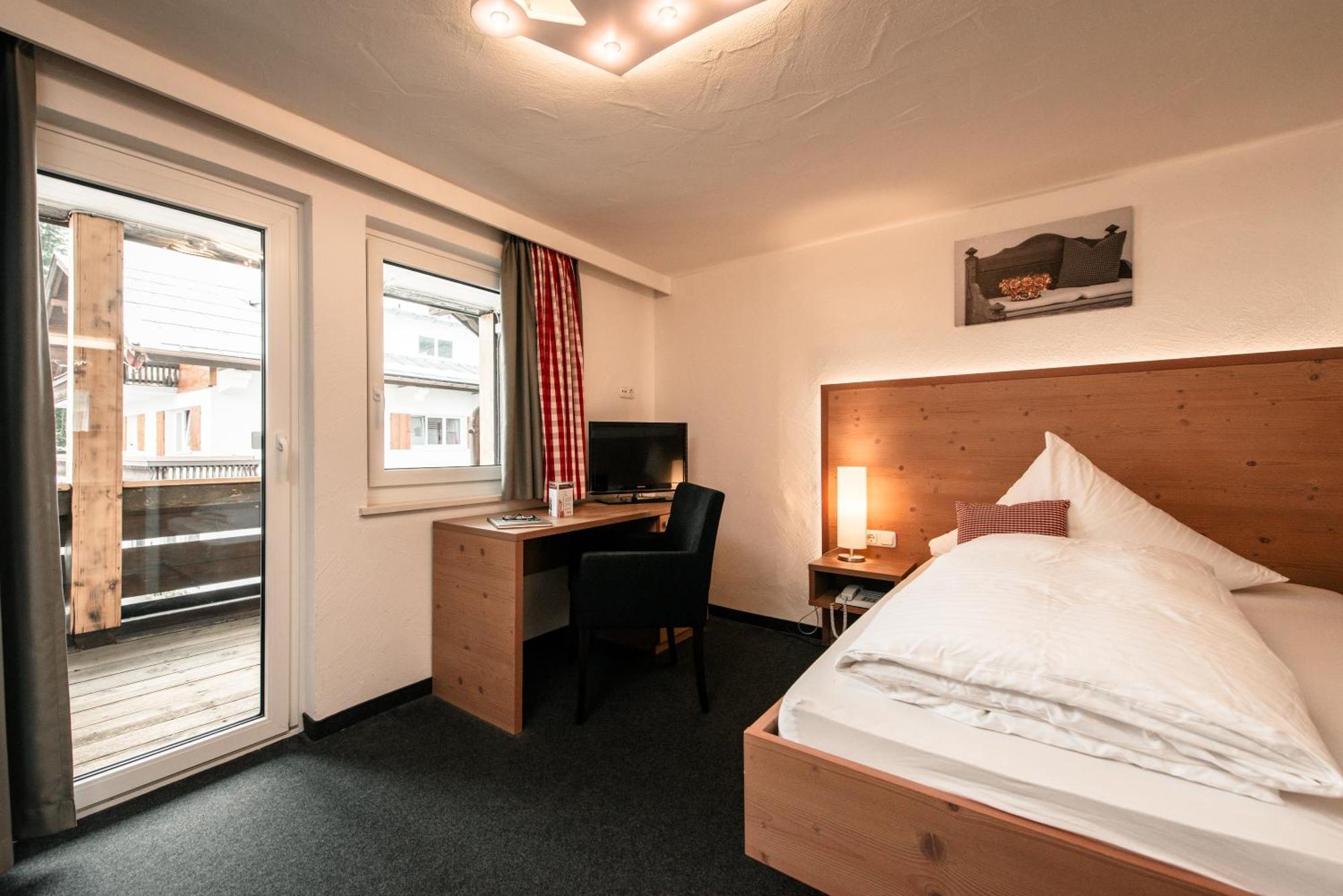 Einzelzimmer mit Balkon