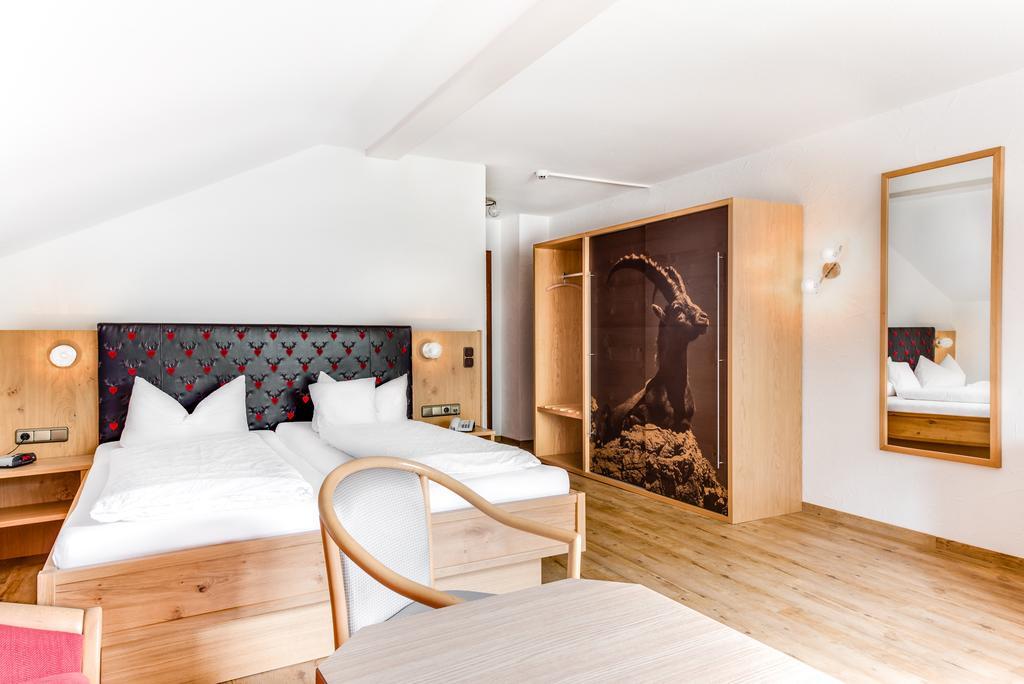 Doppelzimmer mit Balkon